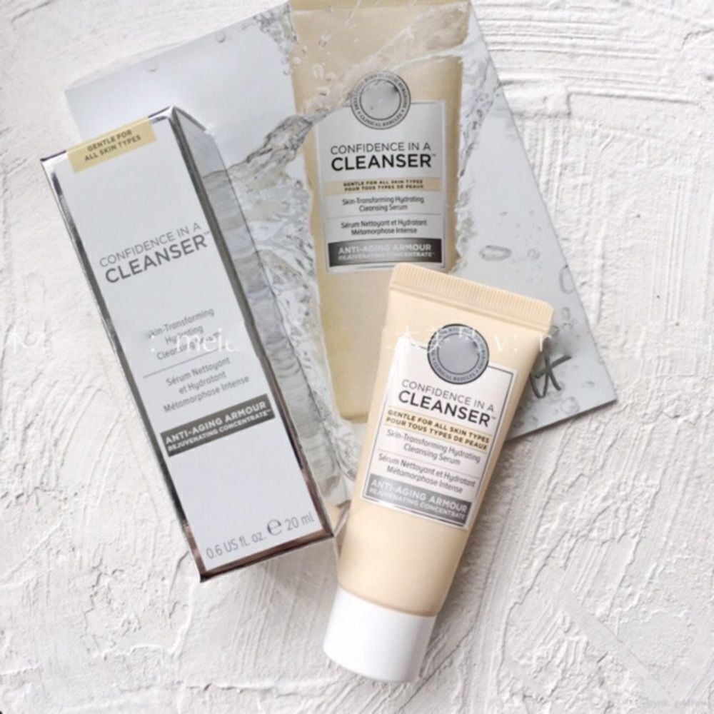 ✨HP✨IT Cosmetics Confidence in a Cleanser✨